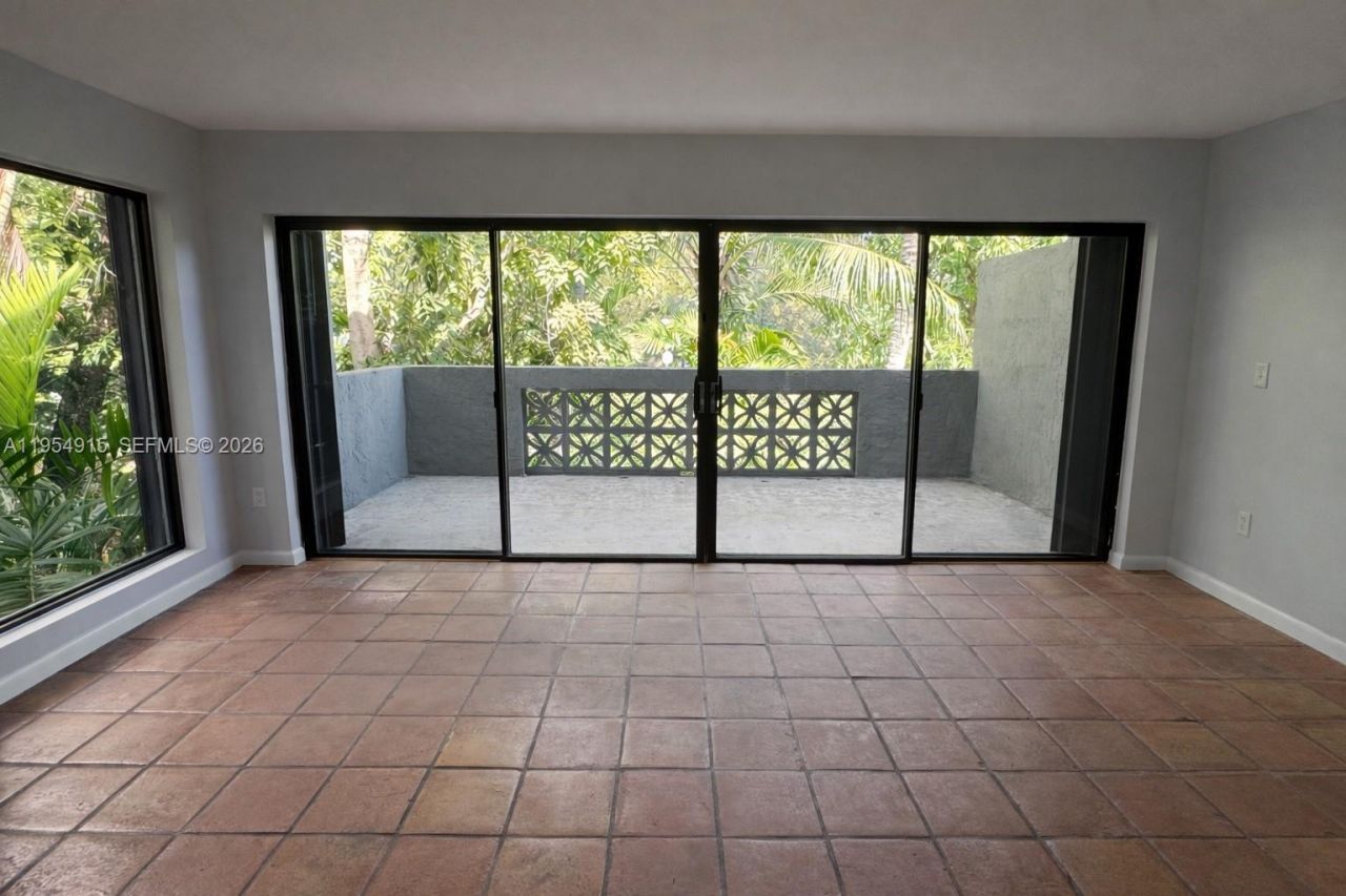 980 NW N River Dr, Unit 39, Miami, FL 33136 Photo