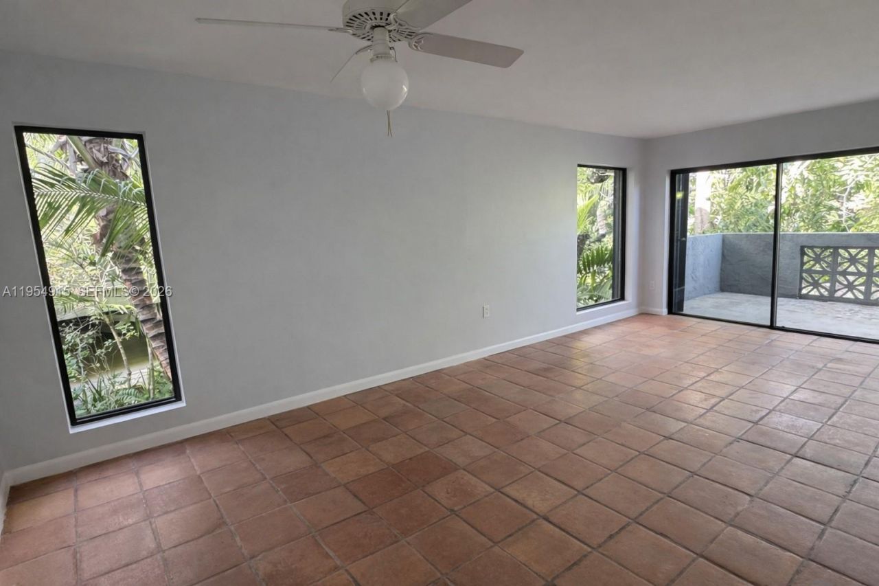 980 NW N River Dr, Unit 39, Miami, FL 33136 Photo