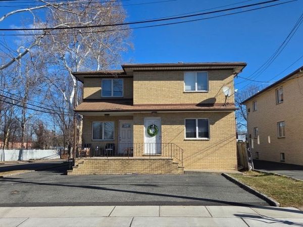 1 Veterans Pl, Elmwood Park, NJ 07407