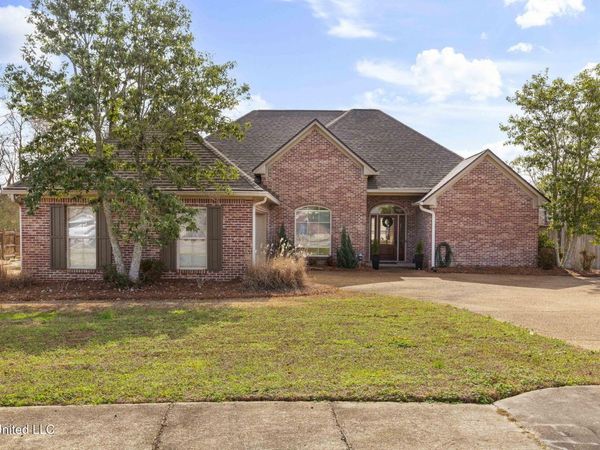 101 Bear Creek Circle, Canton, MS 39046