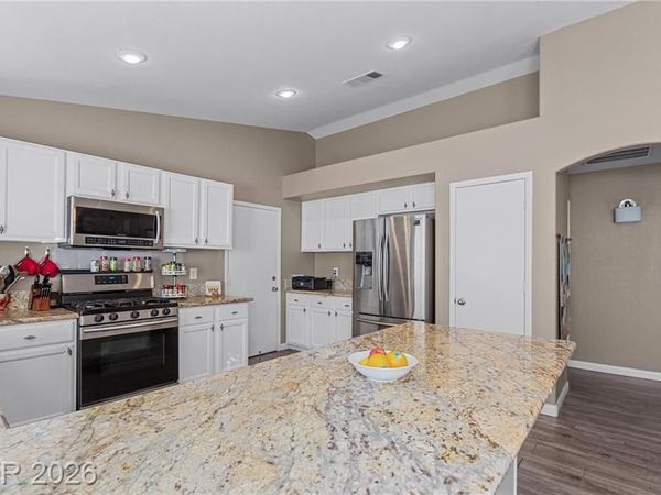 7633 Buckskin Avenue , Las Vegas, NV 89129