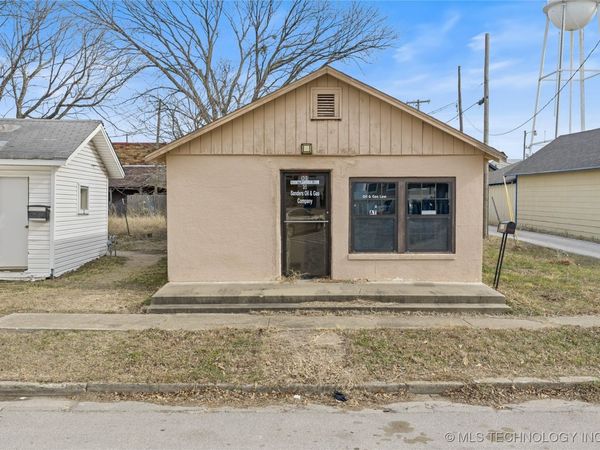 101 S 4th , Marietta, OK 73448