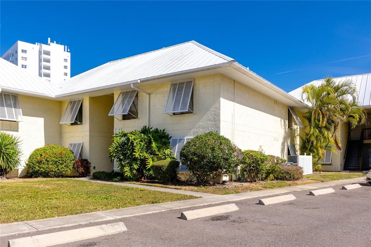 7310 Sunshine Skyway Lane S, Unit 116, Saint Petersburg, FL 33711 Main Photo