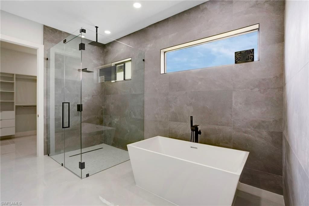 243 SW 24th Pl, Cape Coral, FL 33991 Photo