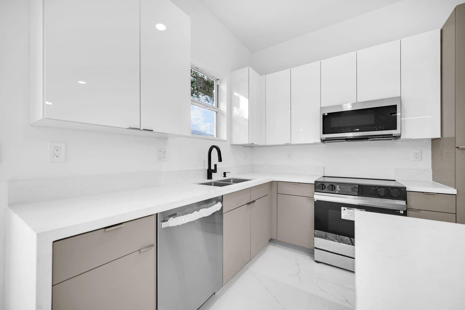 2531 NW 14th Court, Fort Lauderdale, FL 33311 Photo