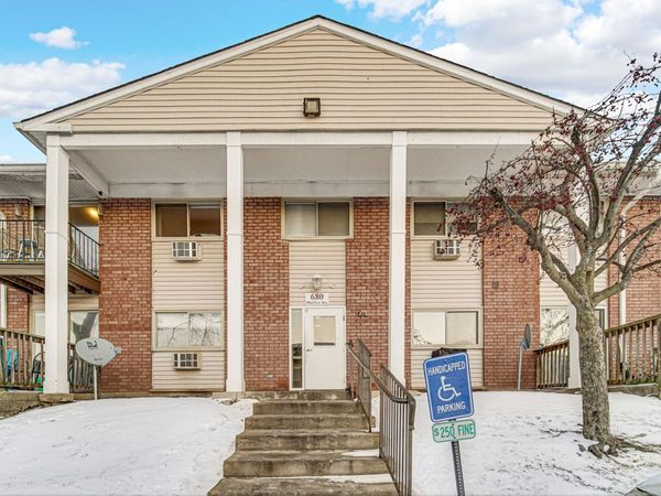 680 Marilyn Avenue, Unit 110, Glendale Heights, IL 60139