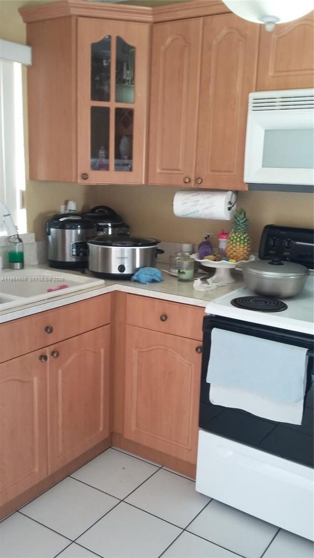 3021 W 76 St, Unit C212, Hialeah Gardens, FL 33018 Photo