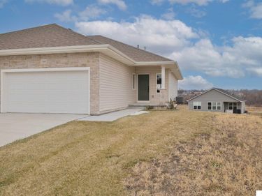 17608 Robin Drive, Omaha, NE 68136
