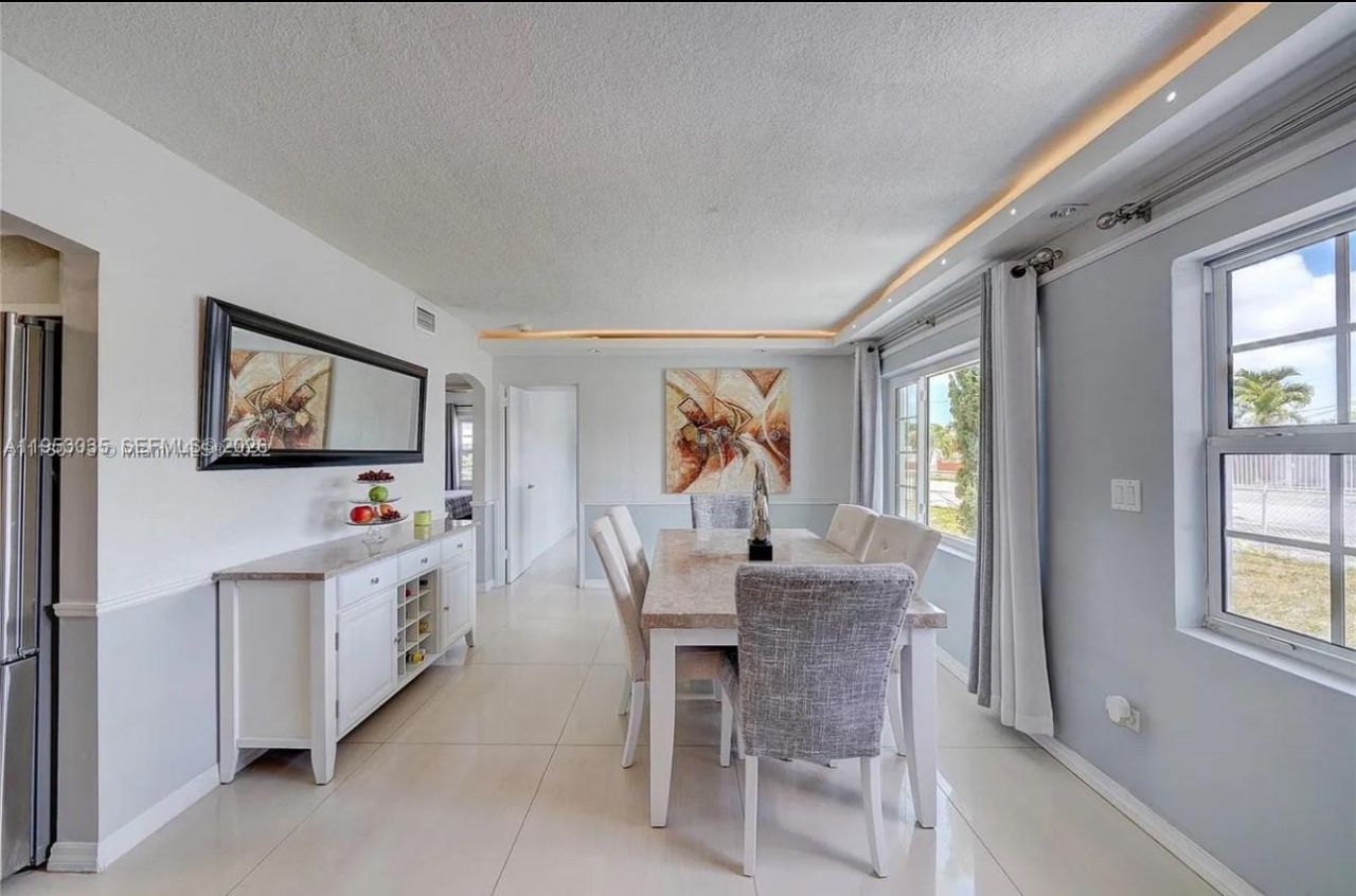 801 E 16th Pl, Hialeah, FL 33010 Photo