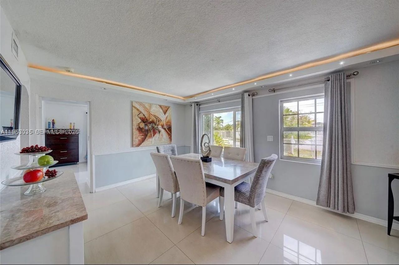 801 E 16th Pl, Hialeah, FL 33010 Photo