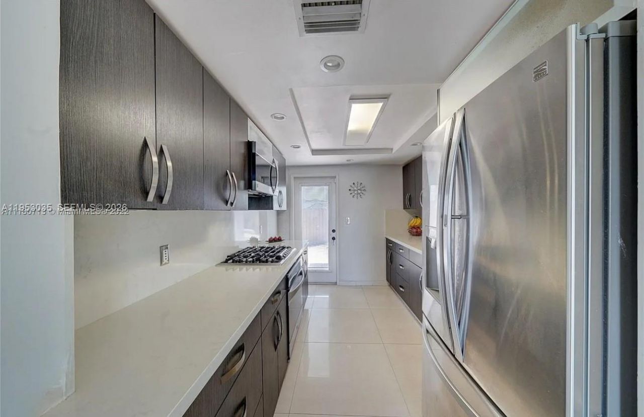 801 E 16th Pl, Hialeah, FL 33010 Photo