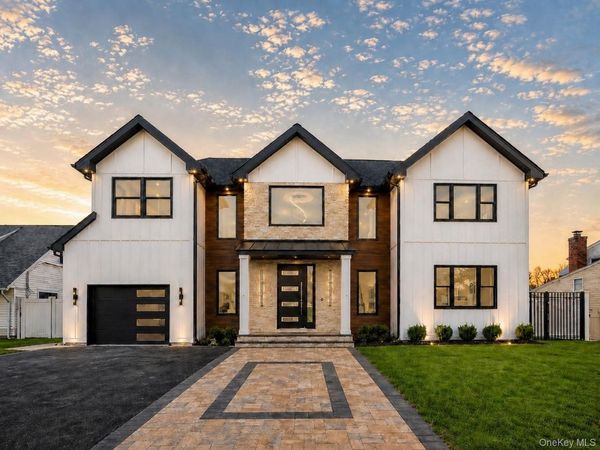 39 Forest Lane, Westbury, NY 11590