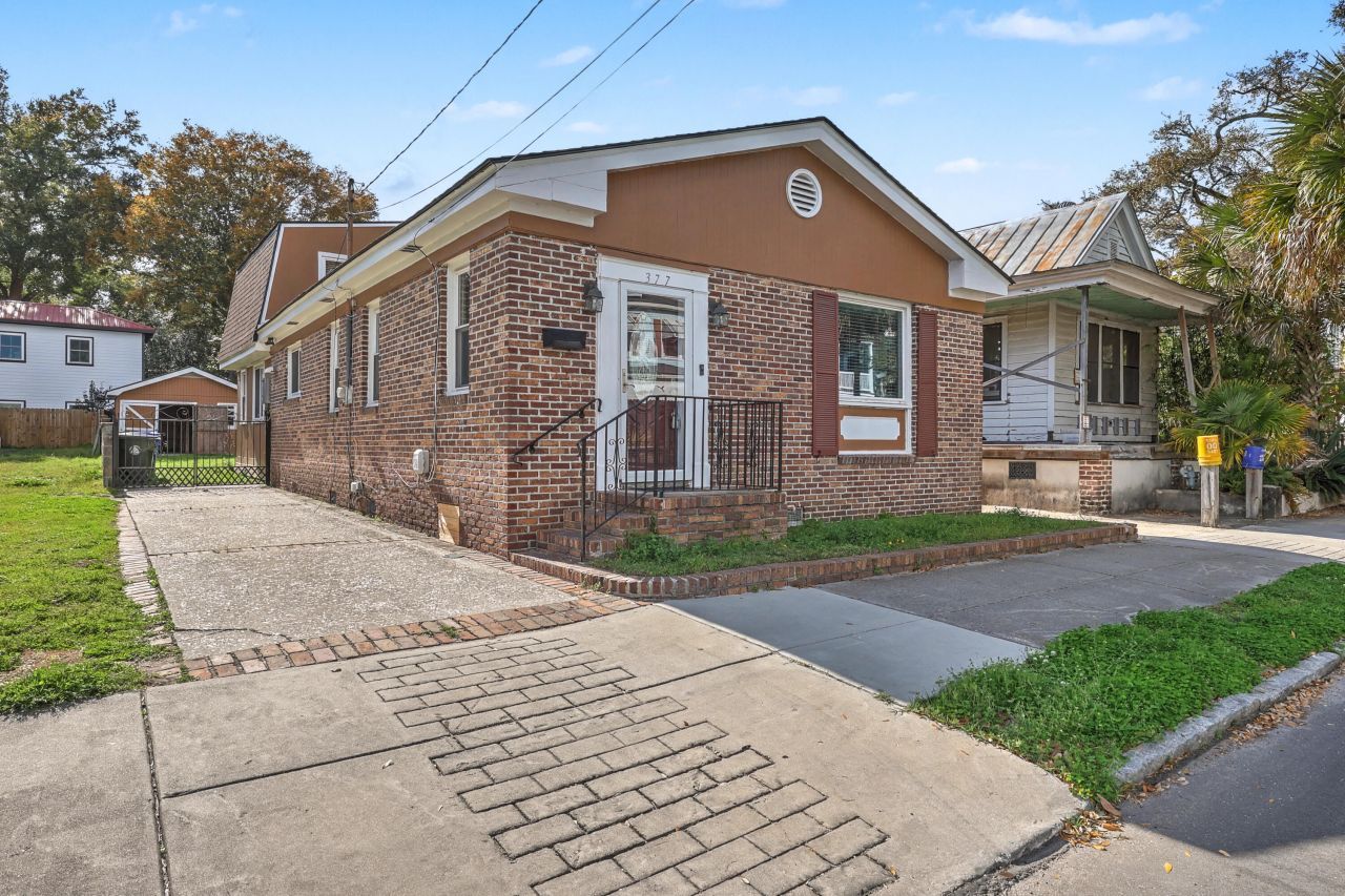 377 Ashley Avenue Photo 1