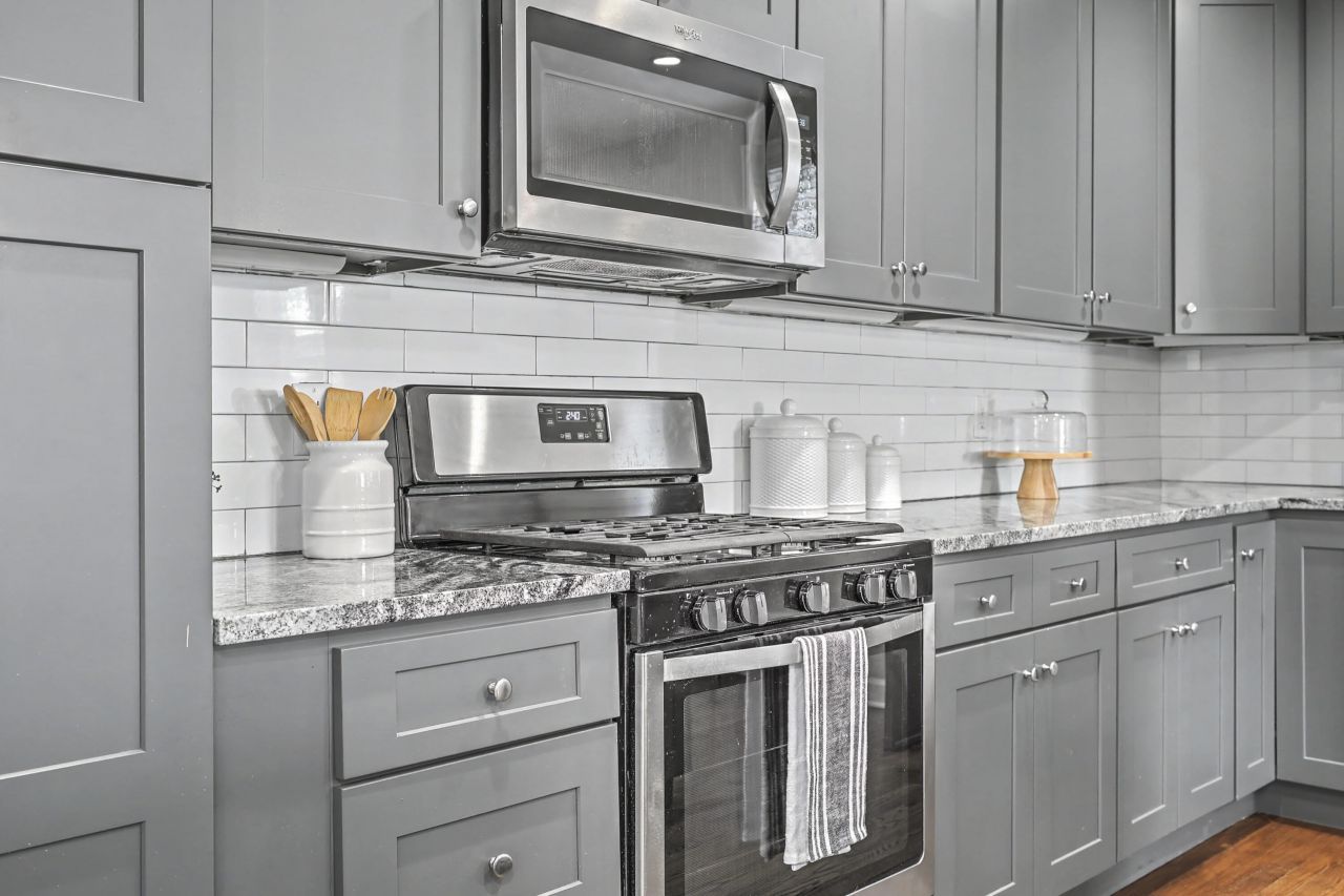 377 Ashley Avenue Photo 16