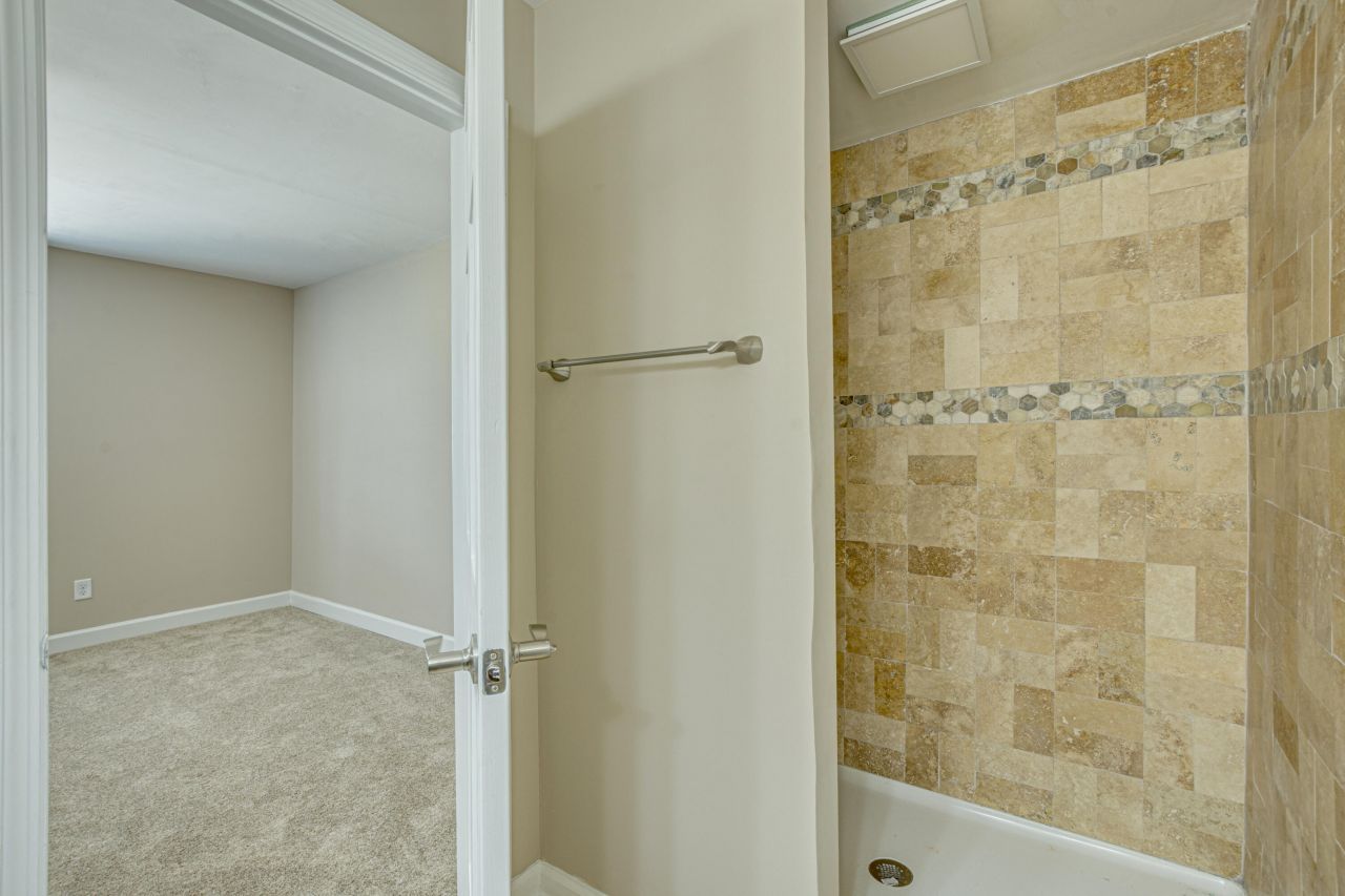 377 Ashley Avenue Photo 35