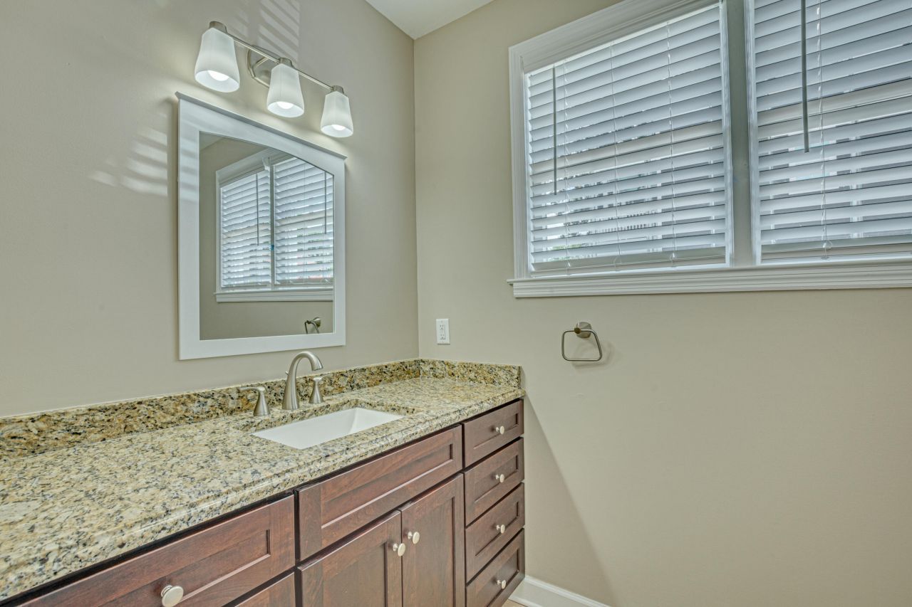 377 Ashley Avenue Photo 39