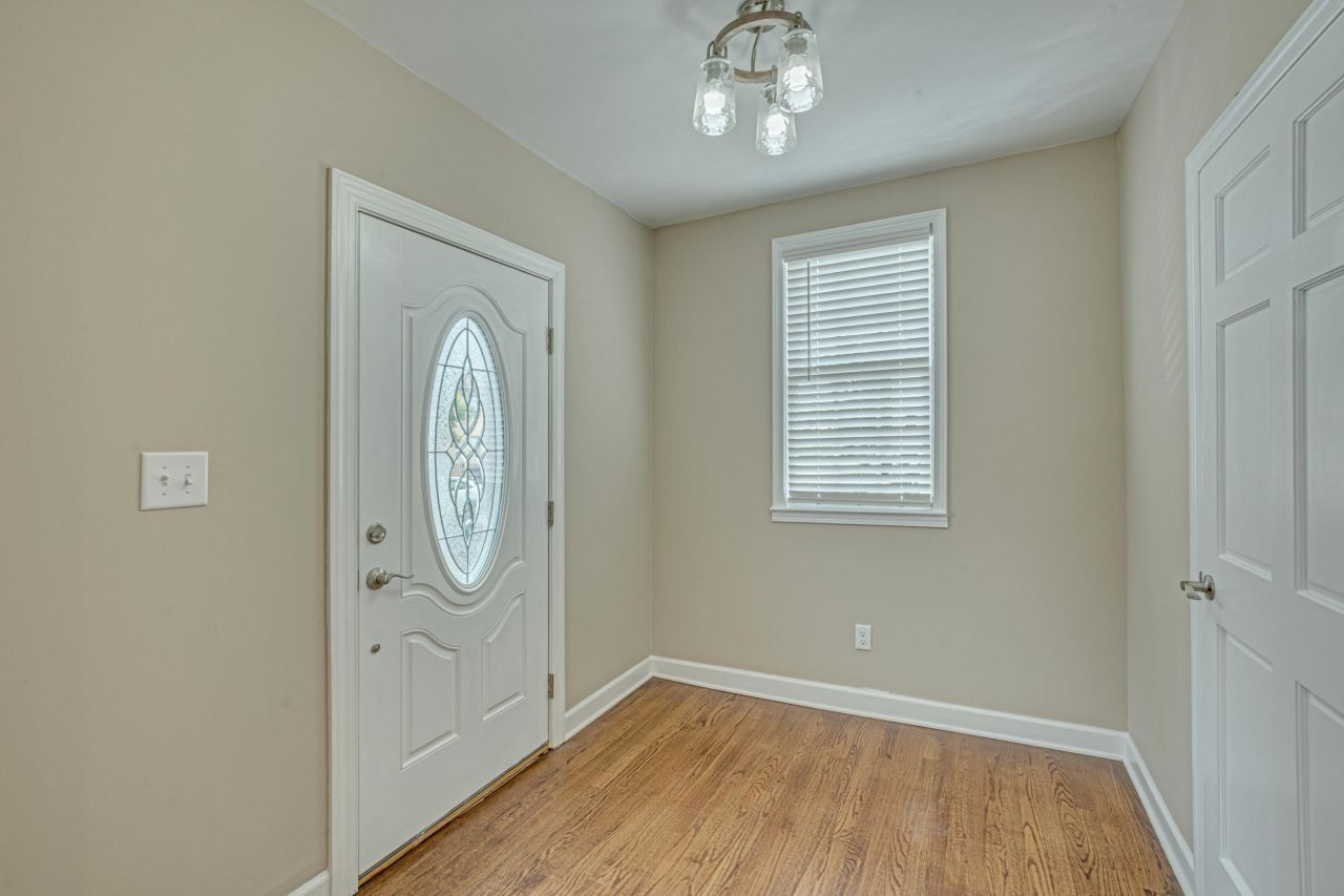 377 Ashley Avenue Photo 4