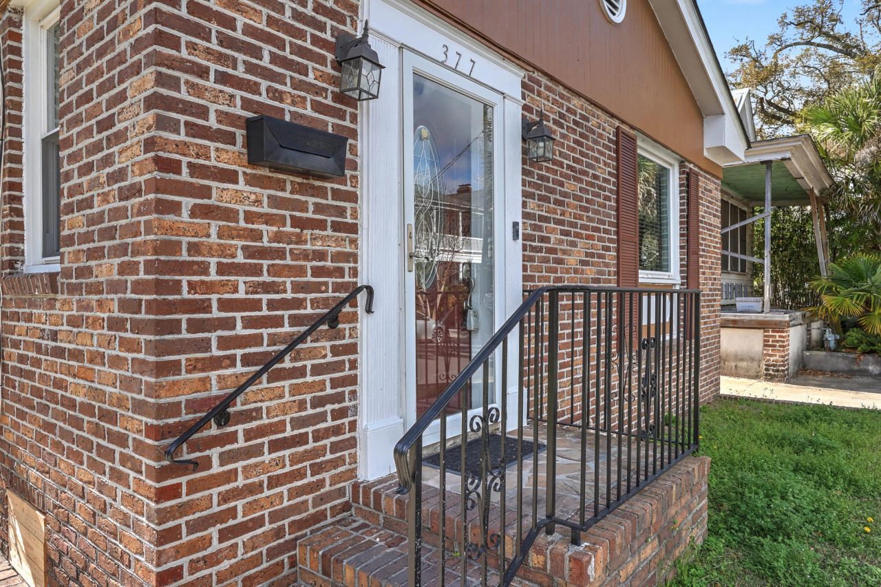 377 Ashley Avenue Photo 5