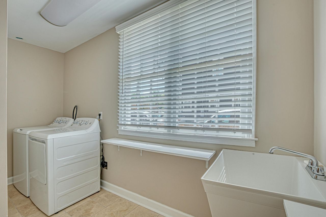 377 Ashley Avenue Photo 55