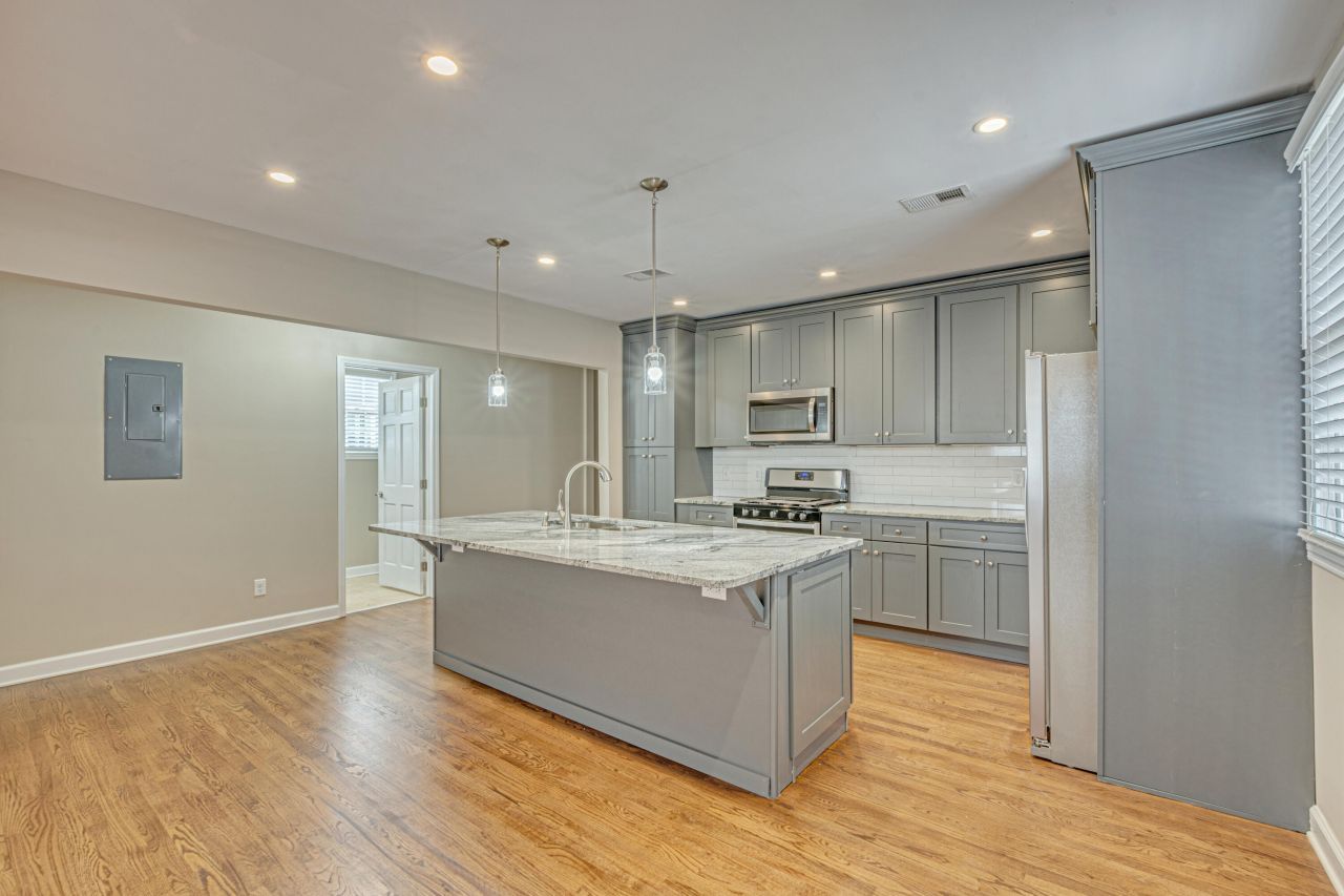 377 Ashley Avenue Photo 6