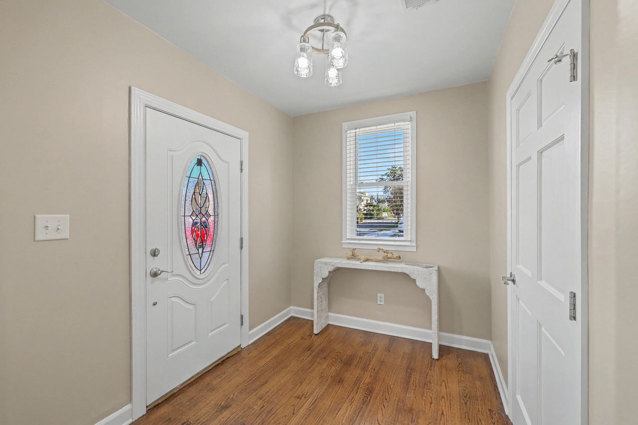 377 Ashley Avenue Photo 7