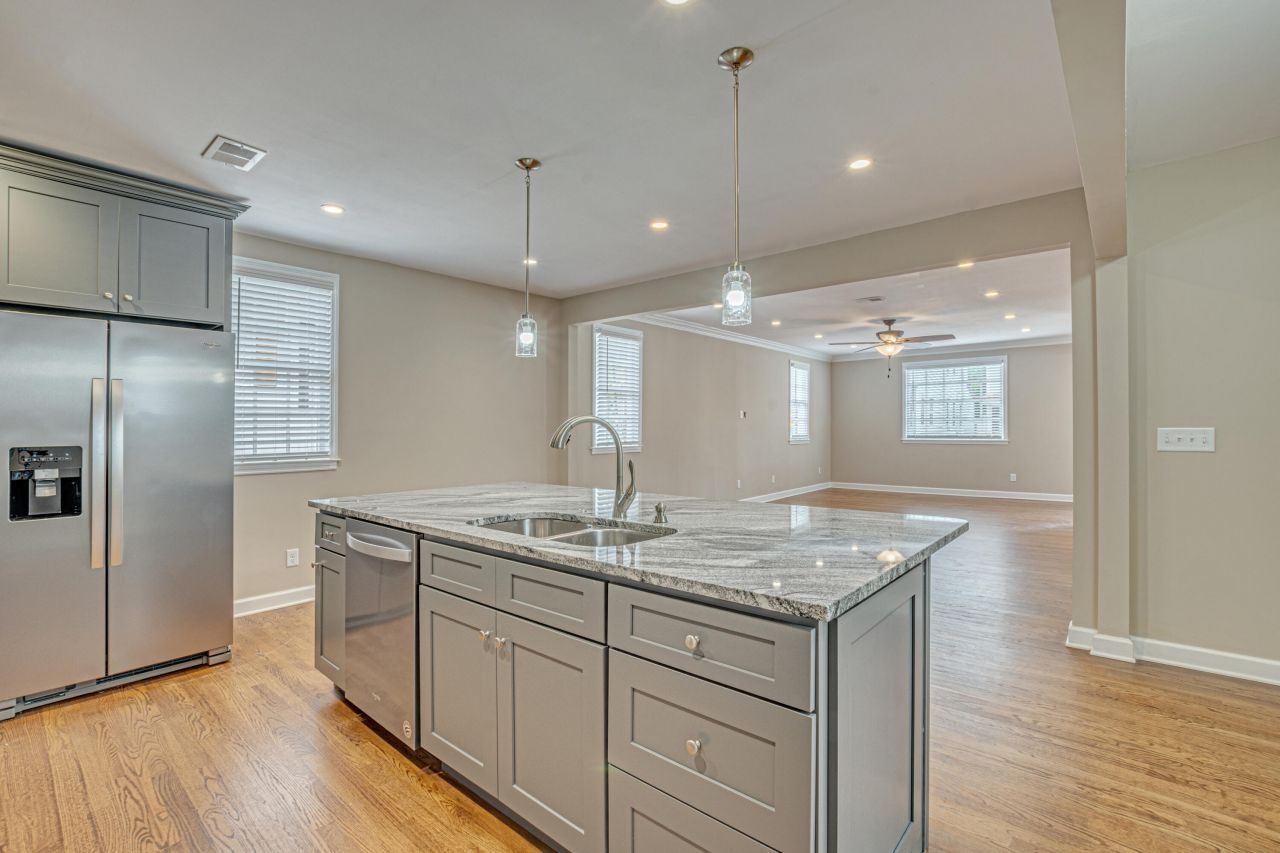 377 Ashley Avenue Photo 9