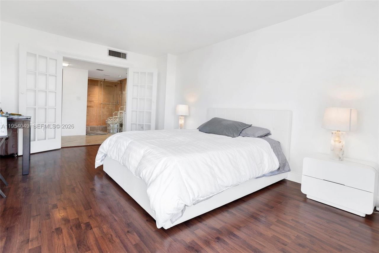 3675 N Country Club Dr, Unit 1102, Aventura, FL 33180 Photo