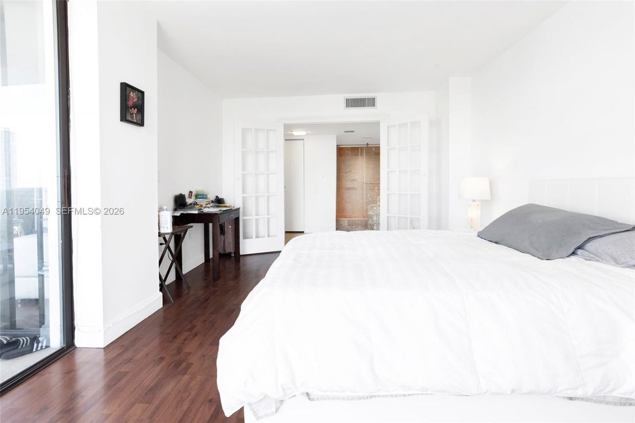 3675 N Country Club Dr, Unit 1102, Aventura, FL 33180 Photo