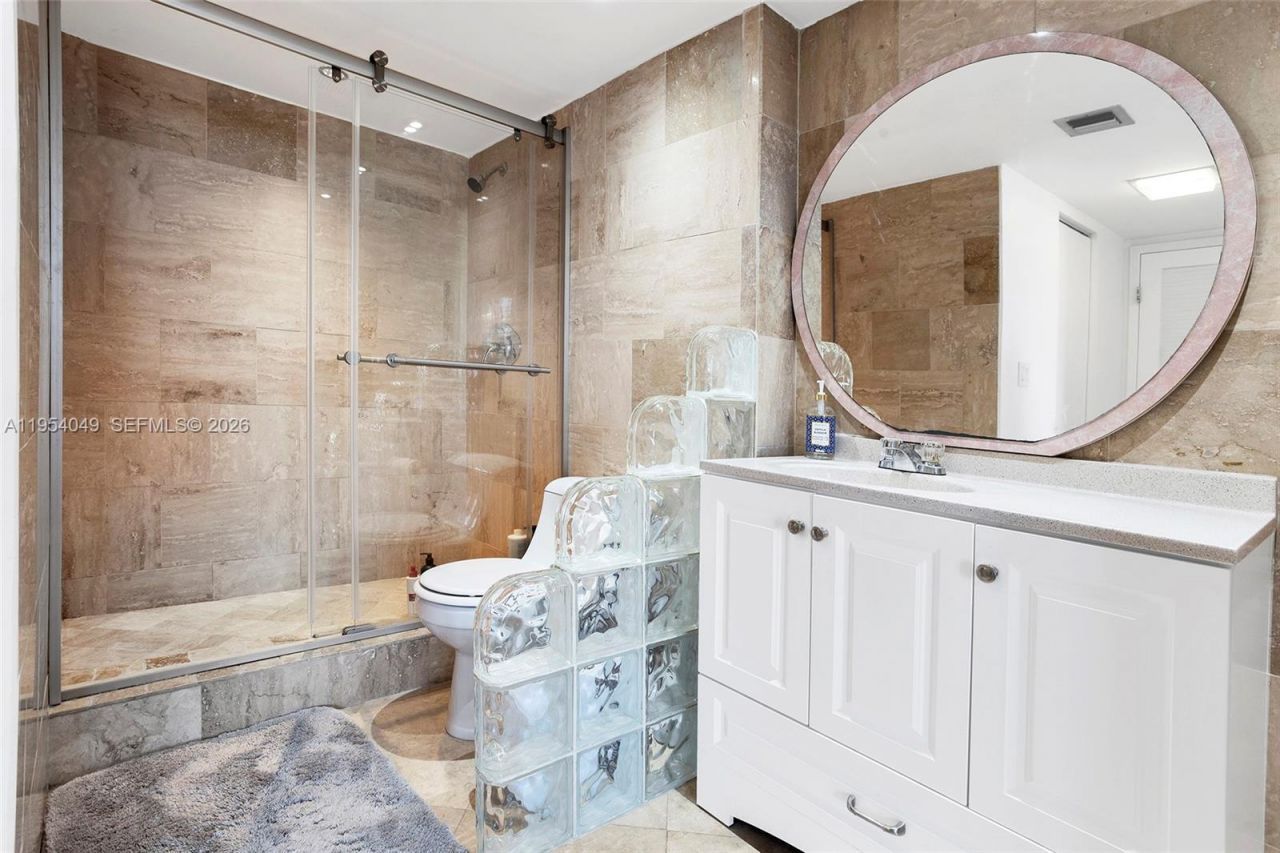 3675 N Country Club Dr, Unit 1102, Aventura, FL 33180 Photo