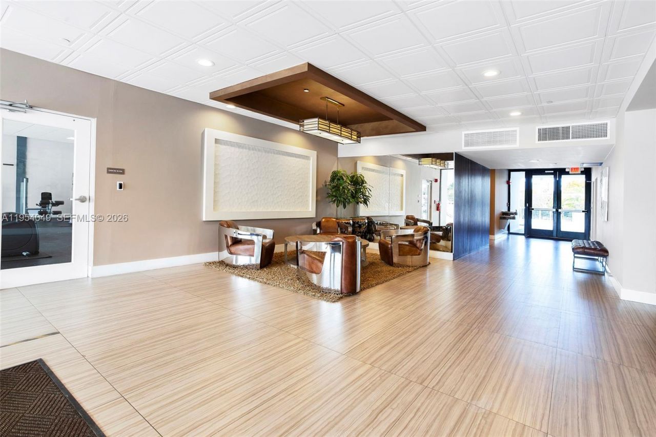 3675 N Country Club Dr, Unit 1102, Aventura, FL 33180 Photo