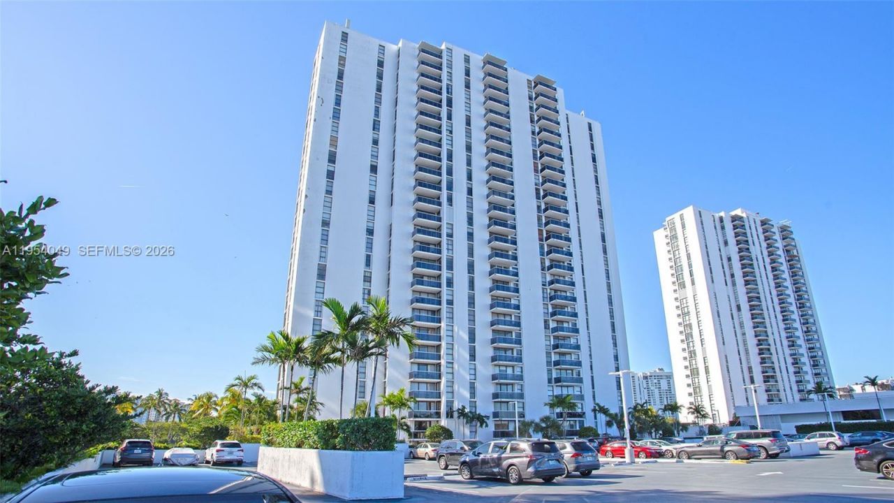 3675 N Country Club Dr, Unit 1102, Aventura, FL 33180 Photo