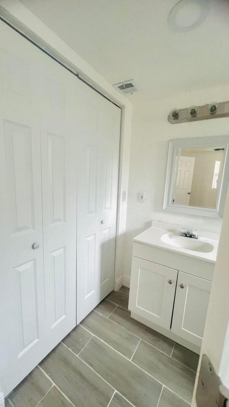 2360 NW 2nd Street Street, Pompano Beach, FL 33069 Photo