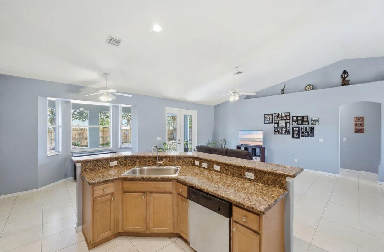 5859 NW Cullom Circle, Port Saint Lucie, FL 34986 Photo