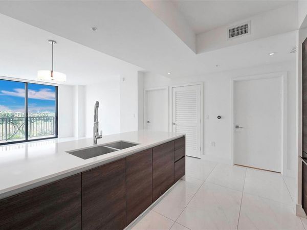 301 Altara Ave, Unit 631, Coral Gables, FL 33146