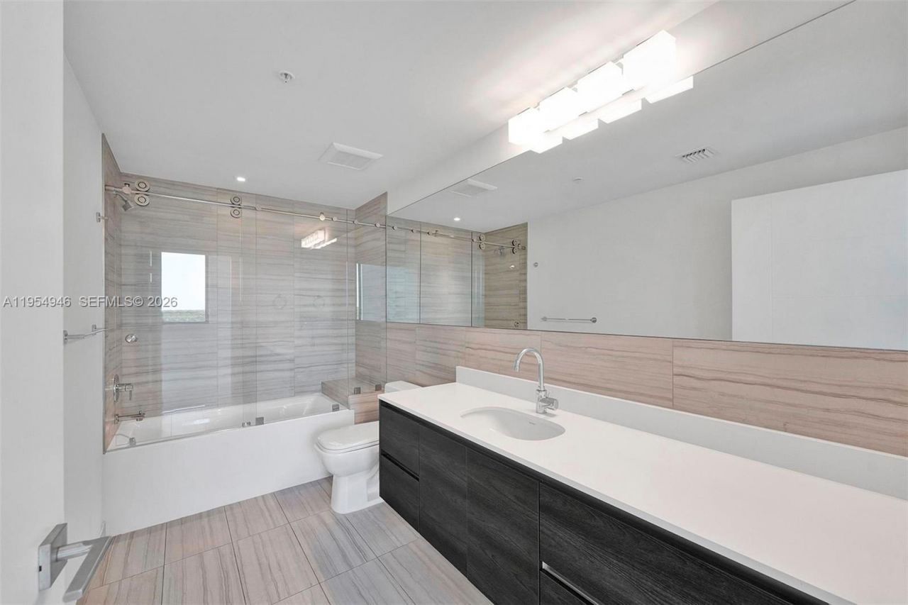 301 Altara Ave, Unit 631, Coral Gables, FL 33146 Photo