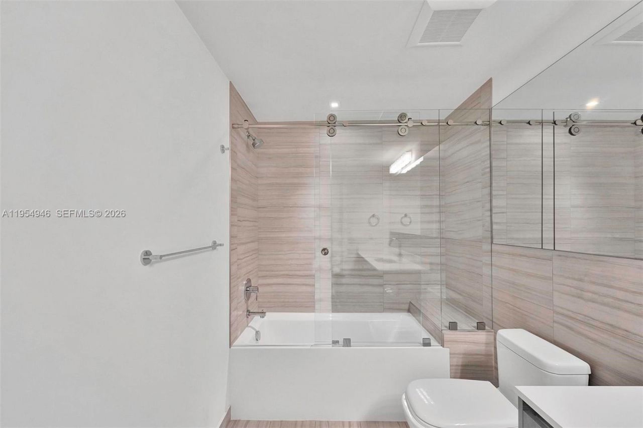 301 Altara Ave, Unit 631, Coral Gables, FL 33146 Photo