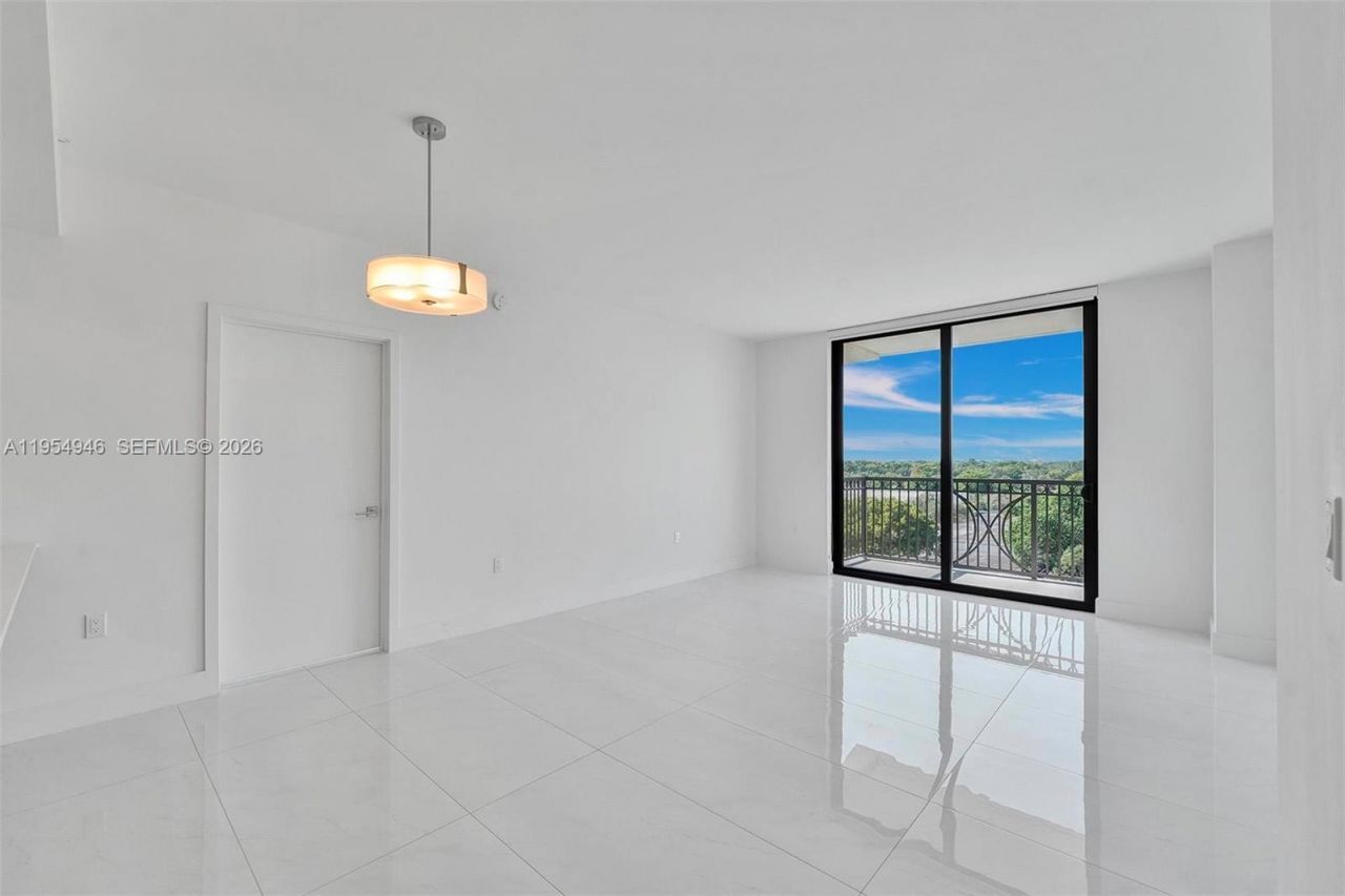 301 Altara Ave, Unit 631, Coral Gables, FL 33146 Photo