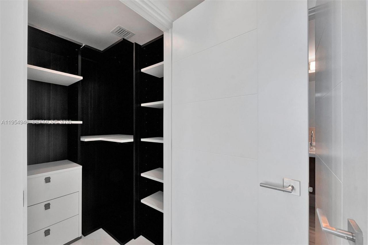 301 Altara Ave, Unit 631, Coral Gables, FL 33146 Photo