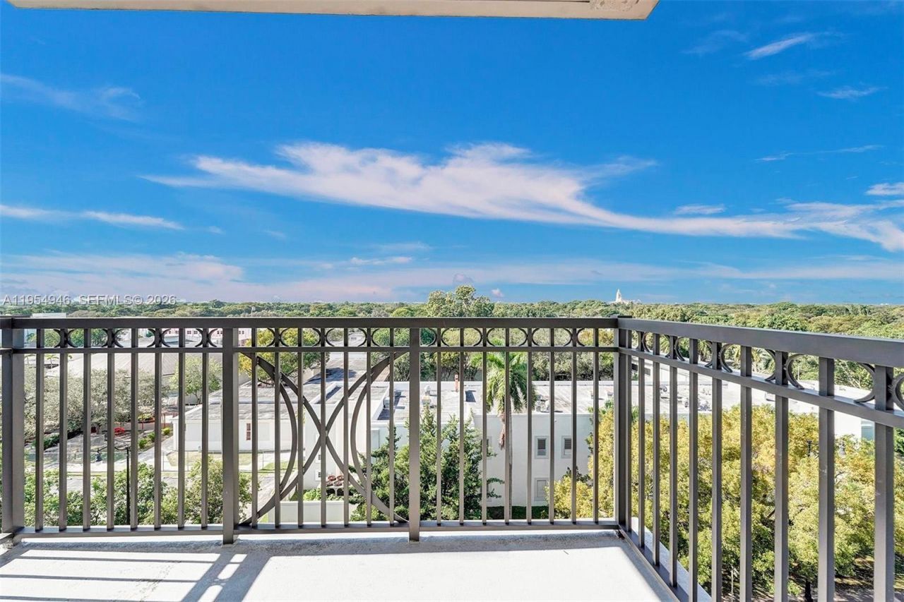 301 Altara Ave, Unit 631, Coral Gables, FL 33146 Photo