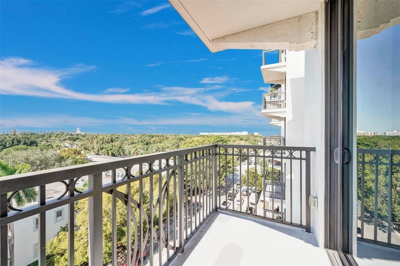 301 Altara Ave, Unit 631, Coral Gables, FL 33146 Photo