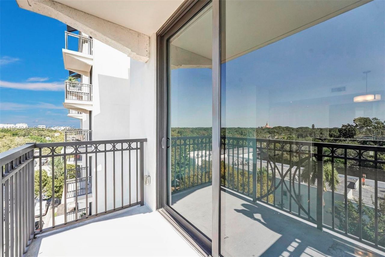 301 Altara Ave, Unit 631, Coral Gables, FL 33146 Photo