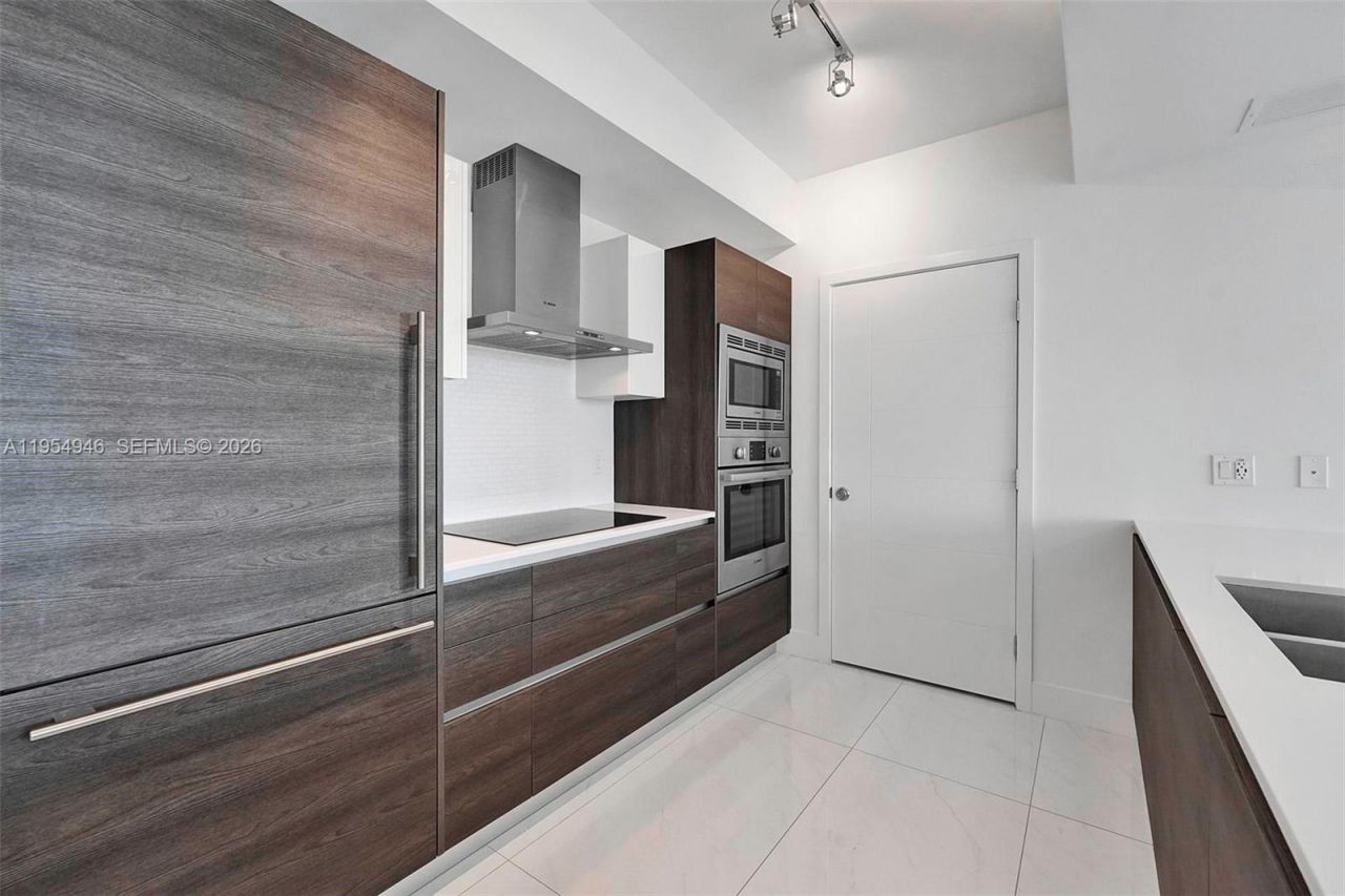 301 Altara Ave, Unit 631, Coral Gables, FL 33146 Photo