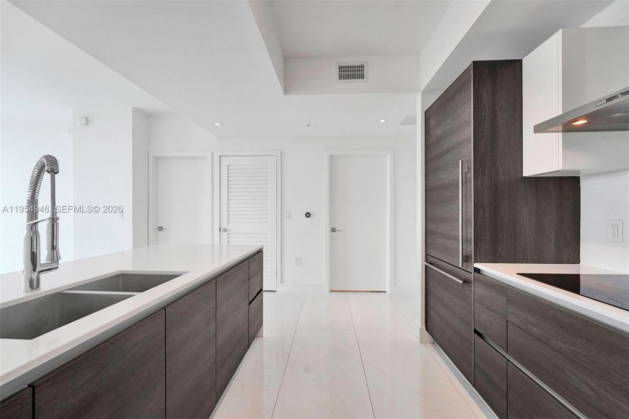 301 Altara Ave, Unit 631, Coral Gables, FL 33146 Photo