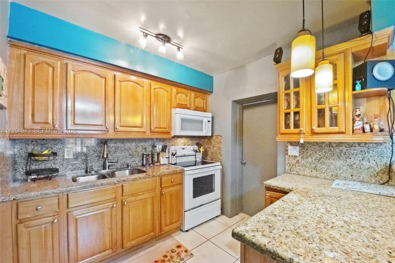 2661 SW 12th Ter , Fort Lauderdale, FL 33315 Photo