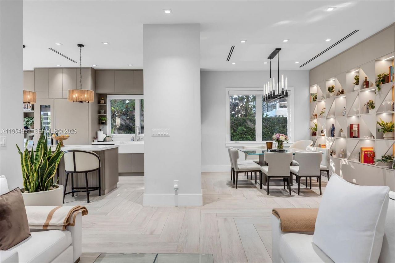 4819 University Drive, Coral Gables, FL 33146 Photo