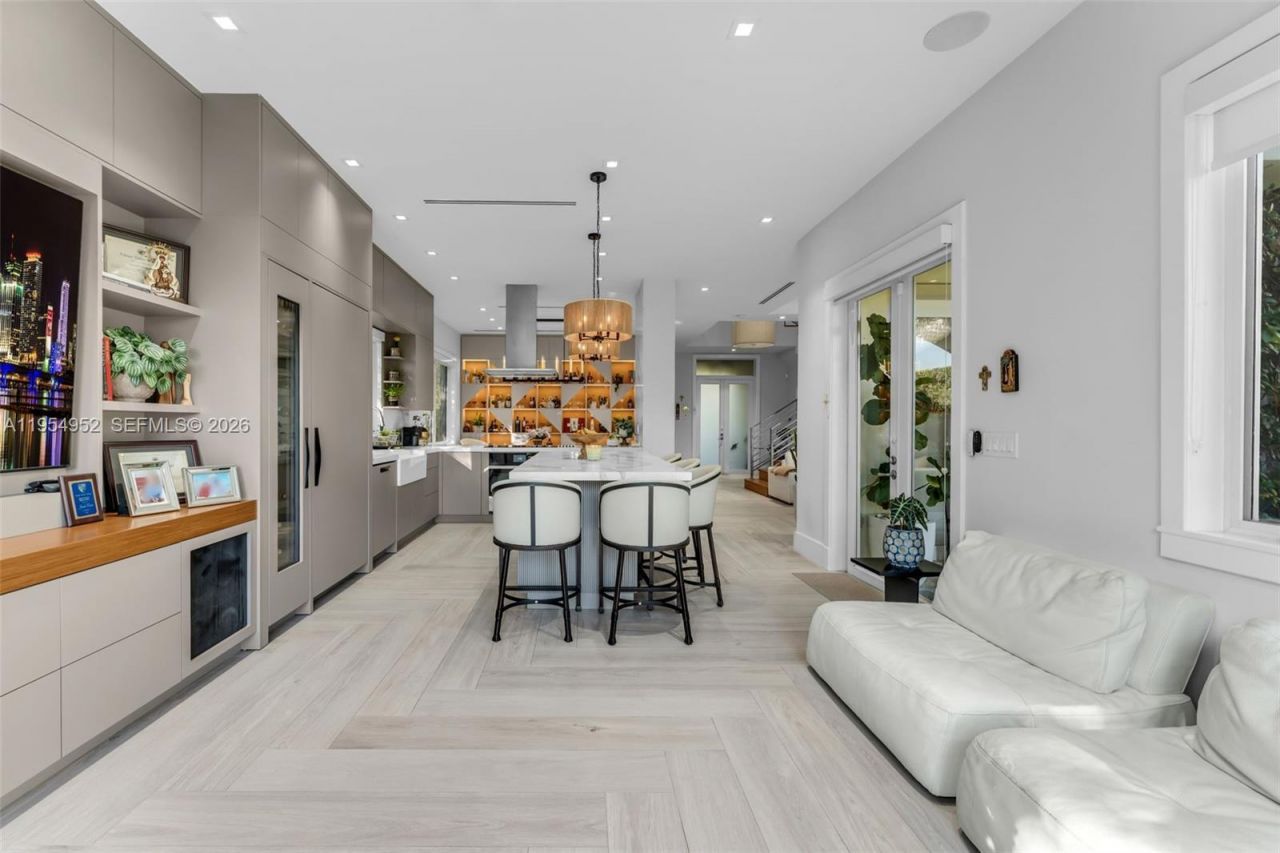 4819 University Drive, Coral Gables, FL 33146 Photo