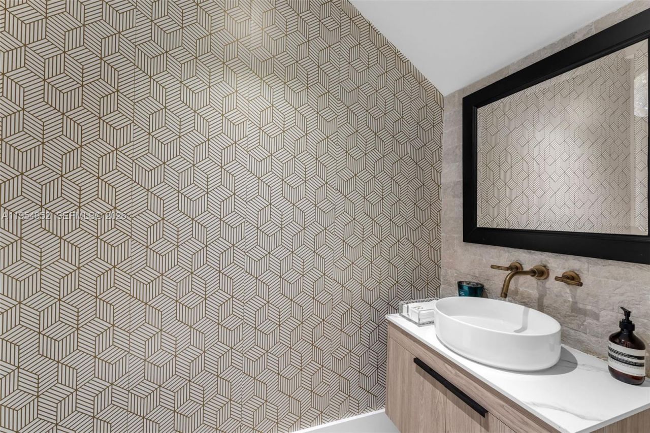 4819 University Drive, Coral Gables, FL 33146 Photo