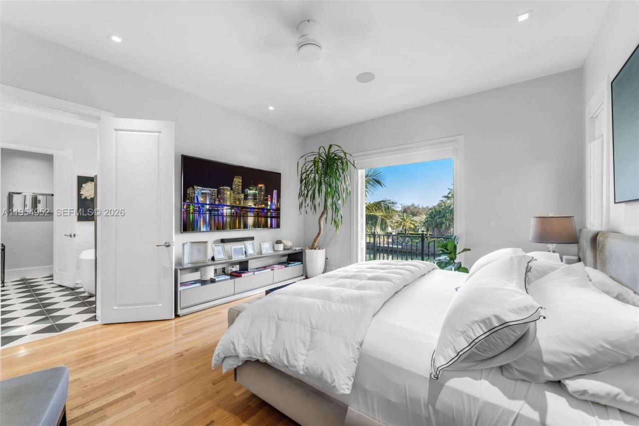 4819 University Drive, Coral Gables, FL 33146 Photo