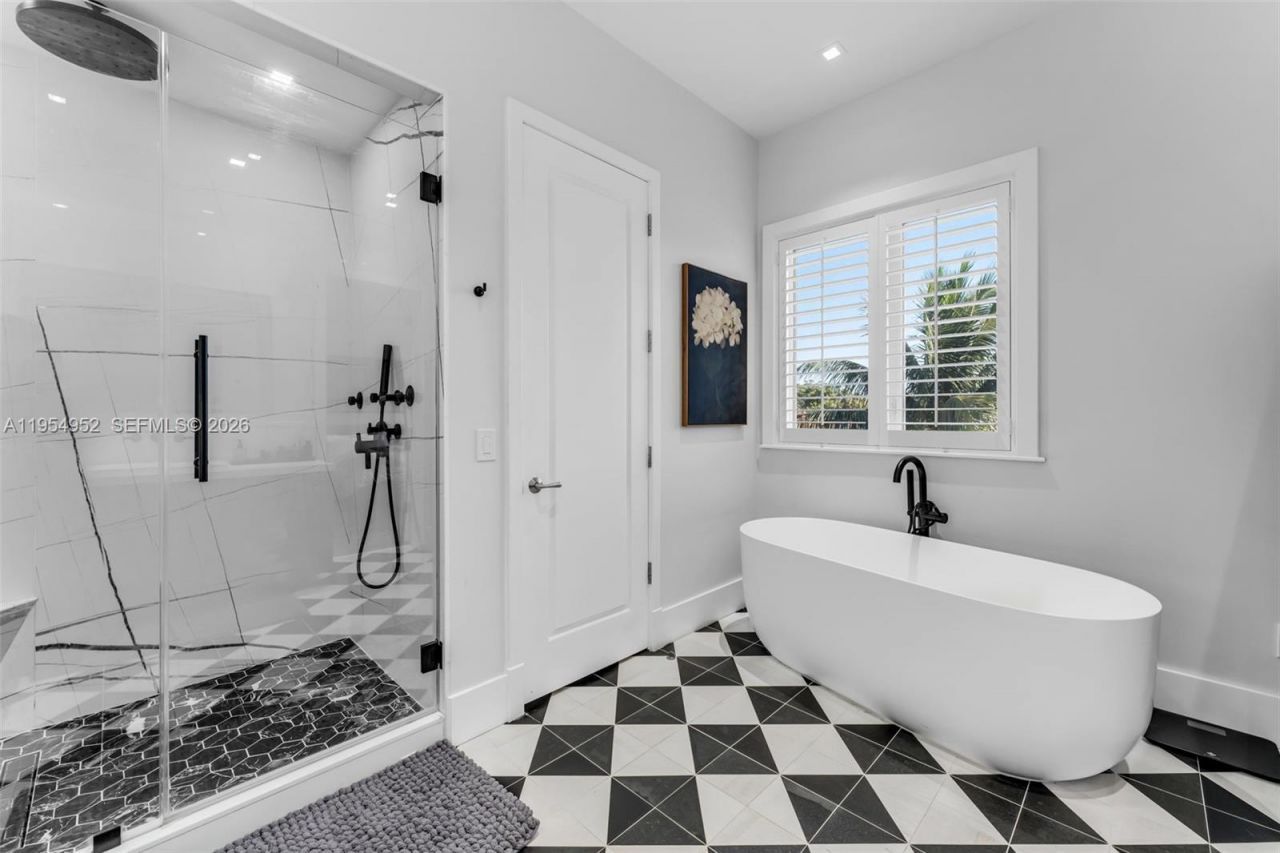 4819 University Drive, Coral Gables, FL 33146 Photo