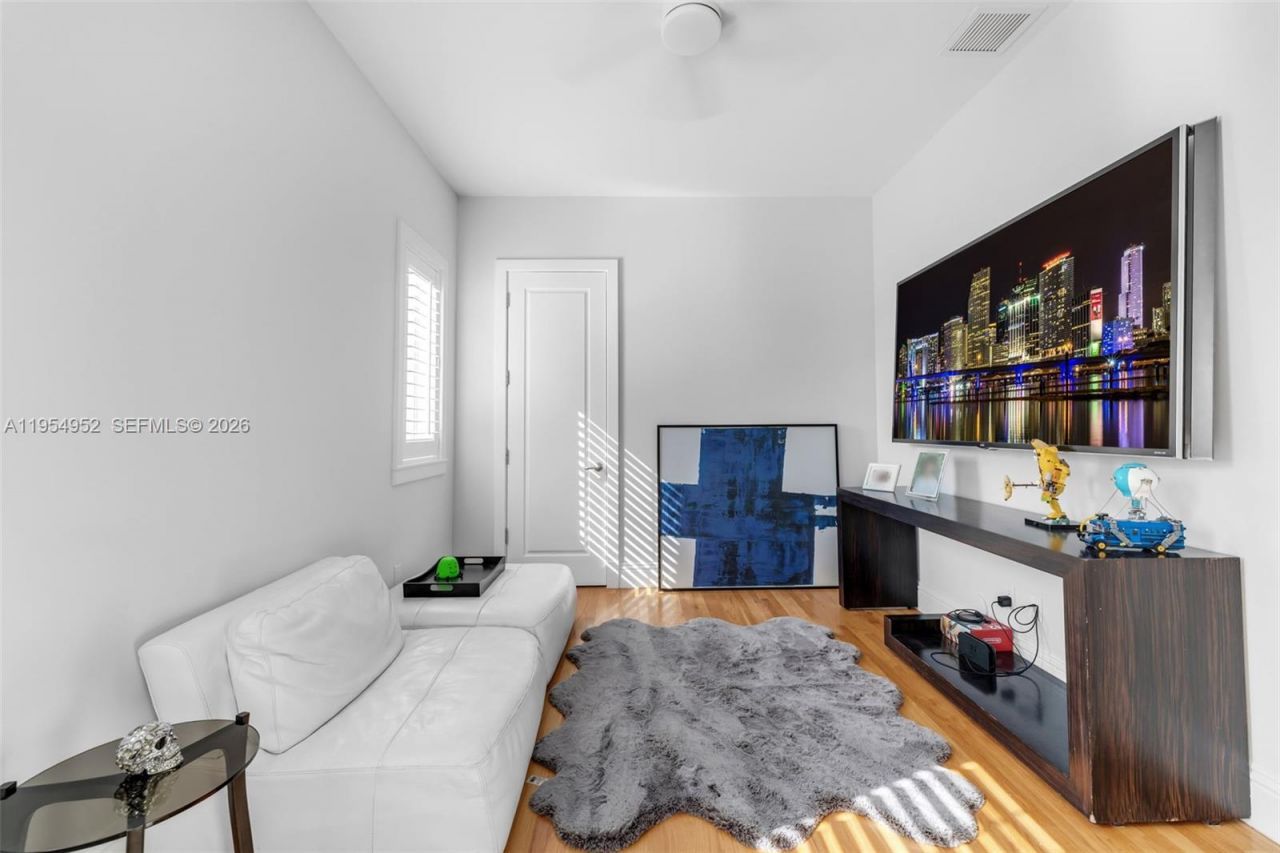 4819 University Drive, Coral Gables, FL 33146 Photo